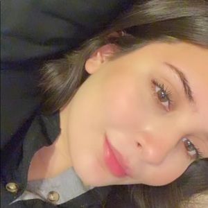 Meet your Posher, Eva